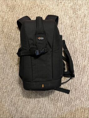 Lowepro Flipside 200 Black Camera Backpack